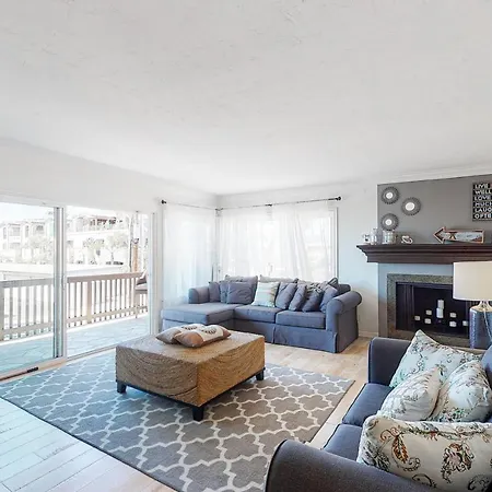 3454 Carlsbad Blvd Villa